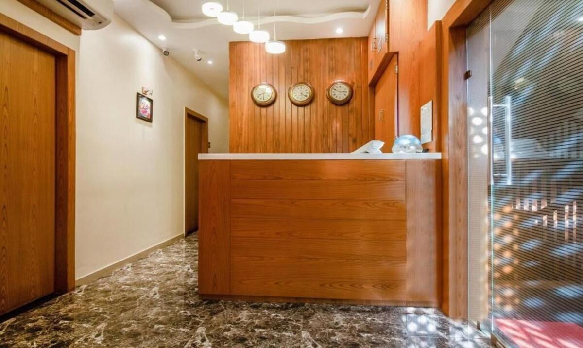 Hotel Volga Plaza Bombay Eksteriør billede