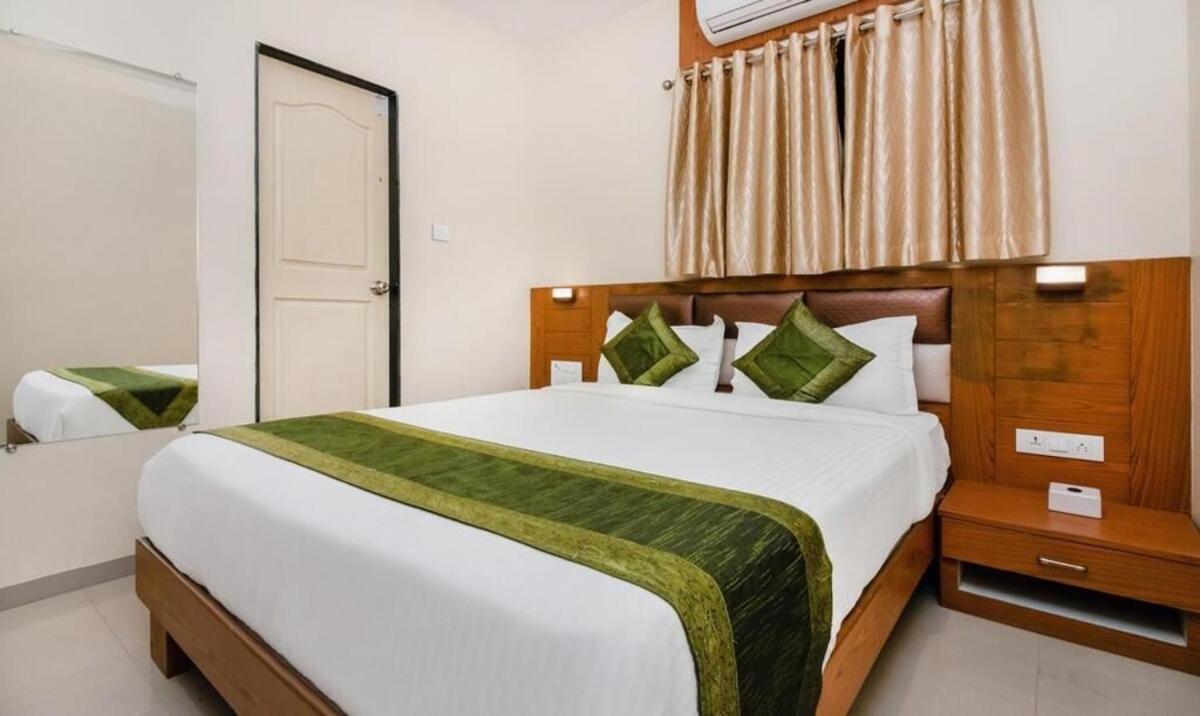 Hotel Volga Plaza Bombay Eksteriør billede