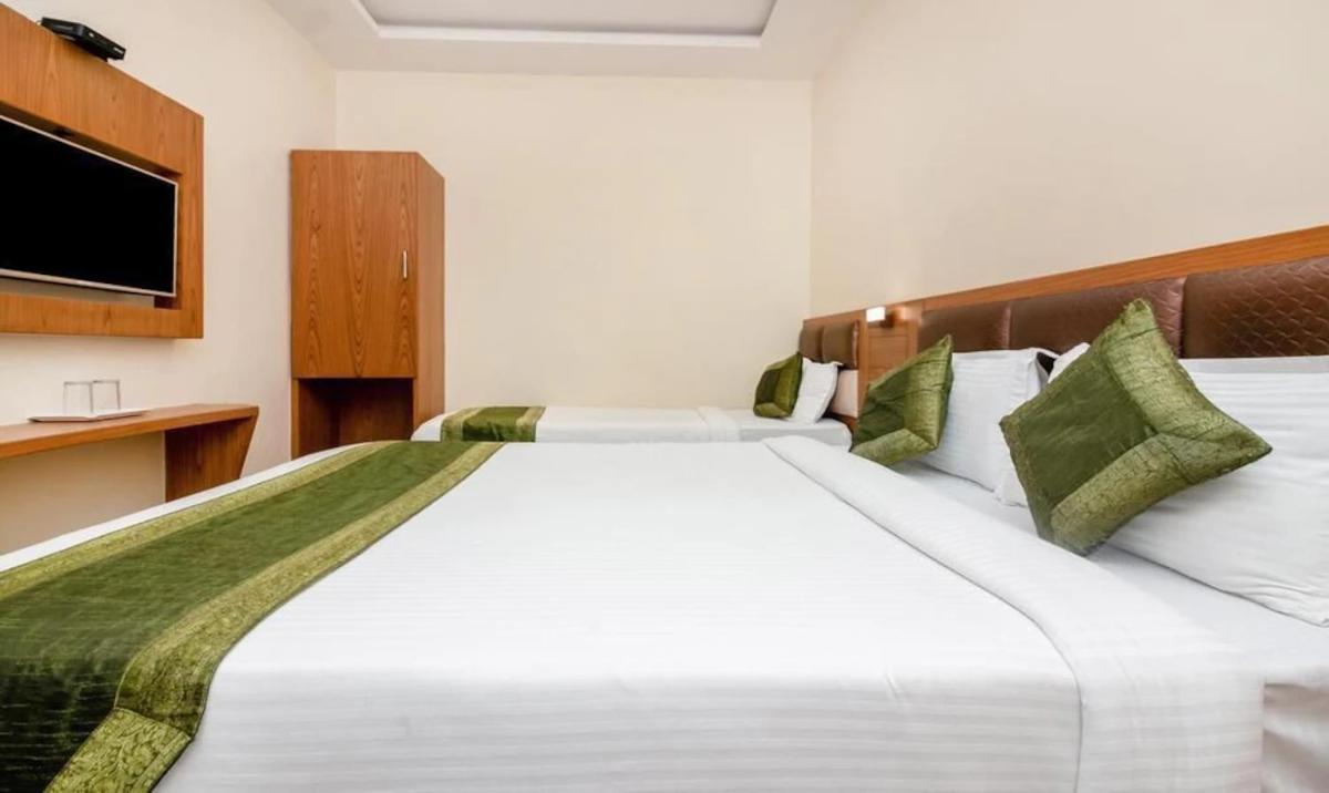 Hotel Volga Plaza Bombay Eksteriør billede