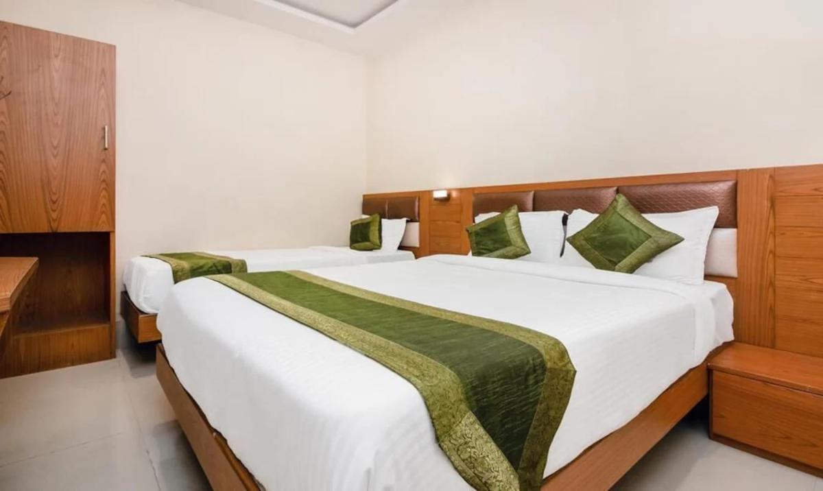 Hotel Volga Plaza Bombay Eksteriør billede