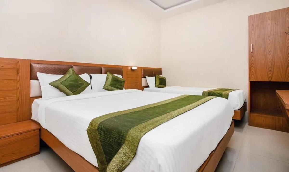 Hotel Volga Plaza Bombay Eksteriør billede